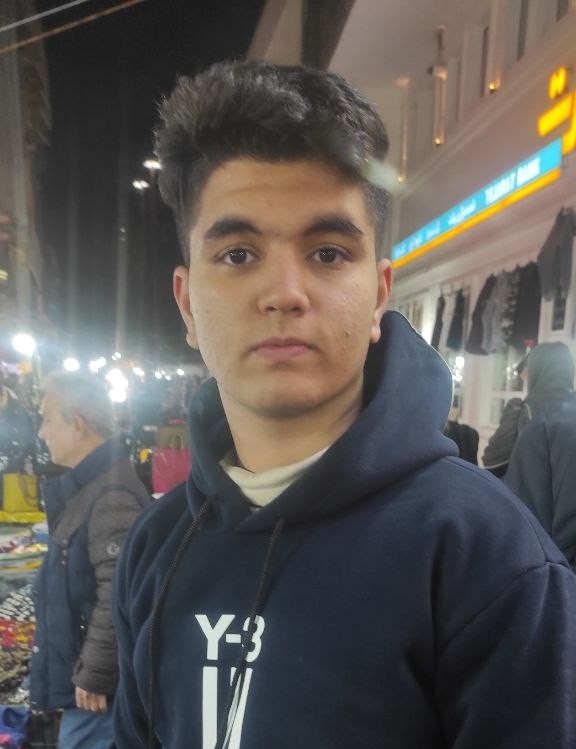 یاشار حسن نژاد
